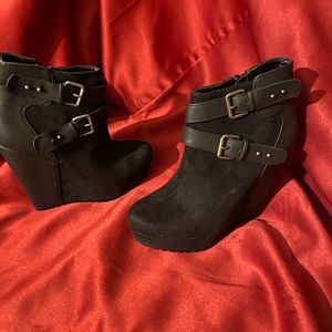 Women’s Wedge Boots